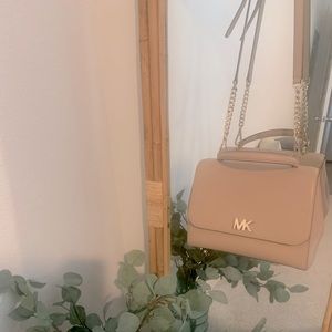 Mickeal Kors Beige Bag
